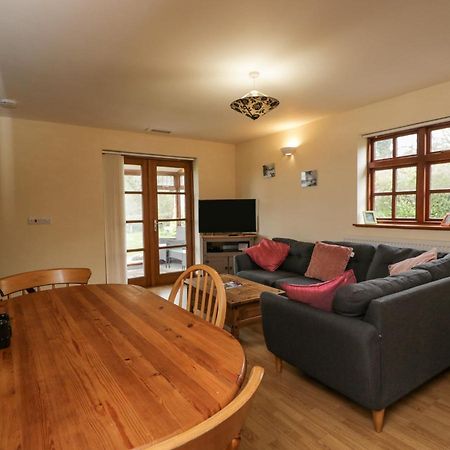 Penrose Cottage Gilwern Bagian luar foto
