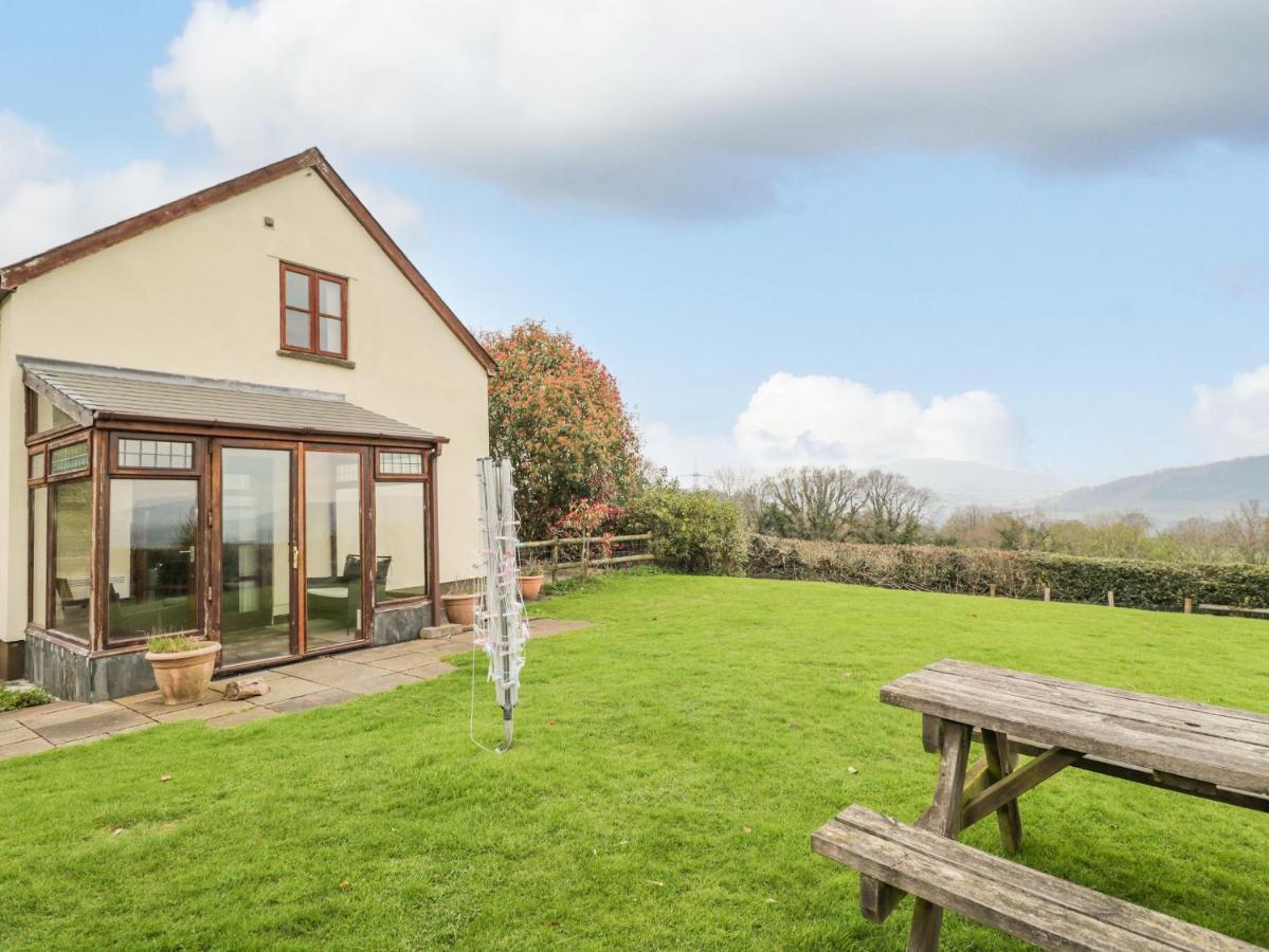 Penrose Cottage Gilwern Bagian luar foto